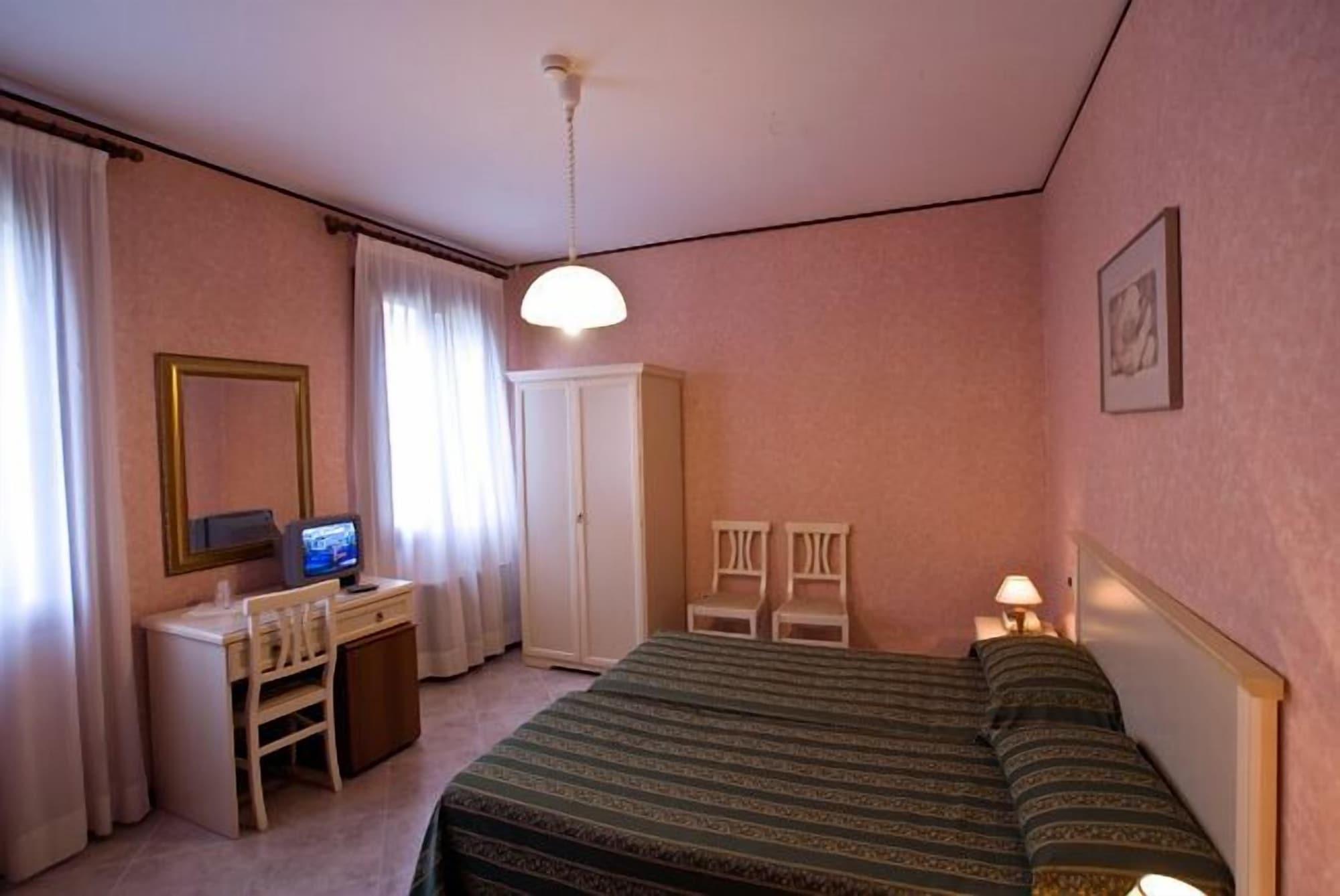 Hotel Universo & Nord Velence Kültér fotó